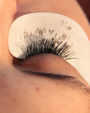 Entretien des extensions de cils